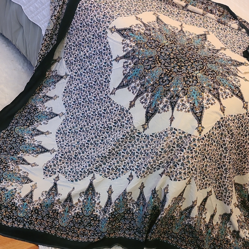 Elegant Black and Blue Mandala Bedspread Boho Chic Cotton Floral Tapestry